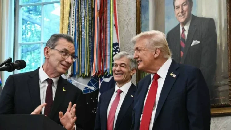 Trump anuncia acuerdo con Pfizer para reducir precios de medicamentos en EE. UU.