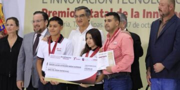 Entrega gobernador Premio Estatal de Ciencias, Creatividad e Innovación Tecnológica