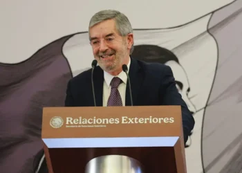 México refuerza su diplomacia sin subordinarse a nadie: De la Fuente