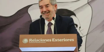 México refuerza su diplomacia sin subordinarse a nadie: De la Fuente