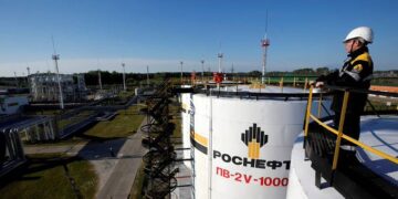 Precio del petróleo se dispara más de 5% tras nuevas sanciones de Estados Unidos contra Rusia