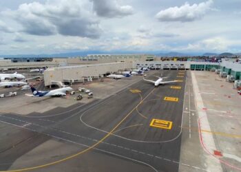 SICT emite nuevas reglas para asignar horarios de vuelos en aeropuertos saturados