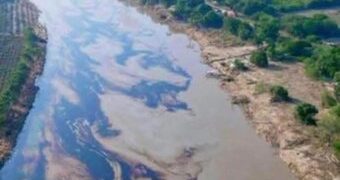 Semar y Pemex logran contener derrame de hidrocarburos en el río Pantepec, Veracruz