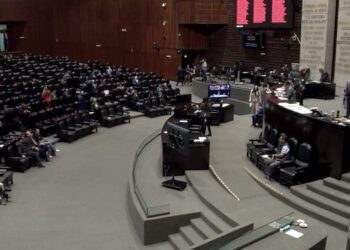Diputados aprueban nueva Ley de la Armada con facultades en ciberdefensa y persecución marítima