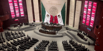 Diputados aprueban reformas a la Ley Federal de Derechos con nuevos cobros y alzas en cuotas migratorias