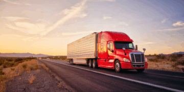 Trump impone aranceles a camiones y autobuses; México y Canadá mantendrán trato preferencial