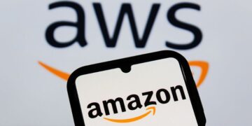 Falla global de Amazon Web Services provoca interrupciones en plataformas y servicios digitales