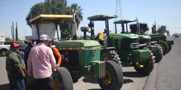 Agricultores bloquean la Matamoros–Victoria: exigen precio justo y apoyo al campo