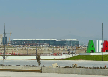 Estados Unidos revoca 13 rutas y suspende vuelos combinados de aerolíneas mexicanas desde el AIFA y el AICM