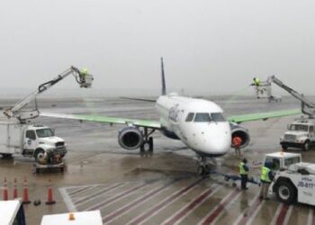 Aterrizaje de emergencia de vuelo JetBlue procedente de Cancún deja varios heridos en Florida