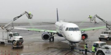 Aterrizaje de emergencia de vuelo JetBlue procedente de Cancún deja varios heridos en Florida