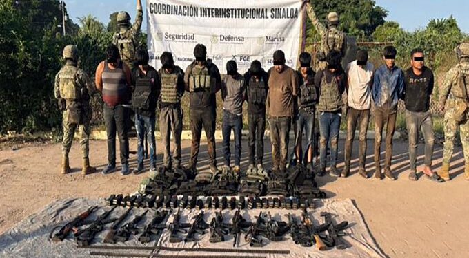 Operativo de la Marina deja 13 detenidos tras enfrentamiento en Sinaloa