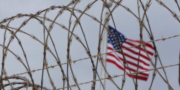 Trump ordena construir nuevos centros para migrantes con apoyo de la Marina de EE.UU.