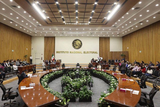 Consejeros defienden permanencia de Oples y alertan que suprimirlos aumentaría costos