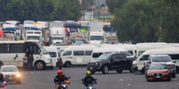 Gobierno de CDMX buscará acuerdo con transportistas este viernes sobre aumento de tarifas