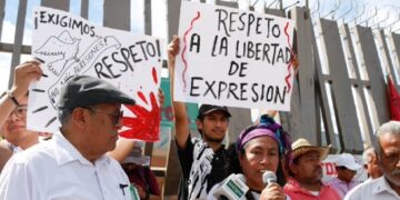 SIP alerta sobre aumento del acoso judicial a periodistas en México durante el primer año de Sheinbaum