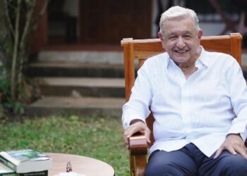 AMLO reaparece para presentar “Grandeza” y respalda plenamente a Sheinbaum