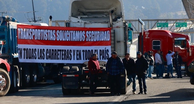 Bloqueos nacionales: agricultores y transportistas paralizan carreteras y aduanas