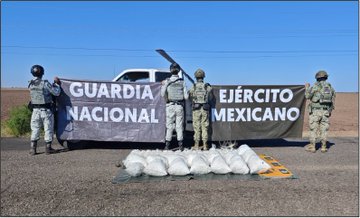 Operativos federales en Sinaloa aseguran casi 20 mil litros de precursores químicos y un campamento delictivo