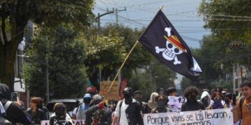 Protestas nacionales por el asesinato de Carlos Manzo movilizan a miles en más de 20 estados