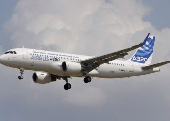 Radiación solar obliga a revisar miles de Airbus A320; sólo un centenar seguirá en tierra