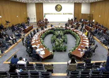 INE rechaza voto por internet y abre discusión sobre su viabilidad