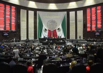 Diputados se otorgan aumento salarial de 113 mil pesos para 2026