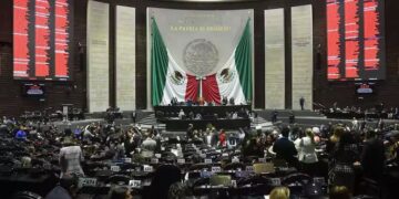Diputados se otorgan aumento salarial de 113 mil pesos para 2026