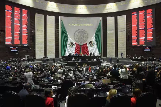 Diputados se otorgan aumento salarial de 113 mil pesos para 2026