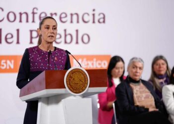 Sheinbaum presenta compromisos y campañas del 25N en la mañanera