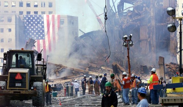 Bomberos de Nueva York exigen claridad por documentos ocultos sobre toxinas del 11S
