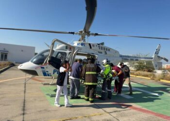 Con traslado aéreo, Gobierno de Puebla garantiza atención especializada a joven lesionado