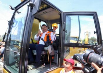 Gobierno Estatal transforma los 217 municipios con módulos de maquinaria