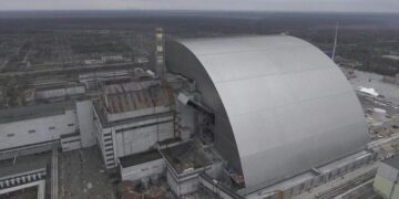 OIEA alerta riesgo en Chernobyl: escudo pierde capacidad de contención tras ataque con dron