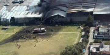 Se desploma jet privado cerca del aeropuerto de Toluca; confirman al menos seis muertos