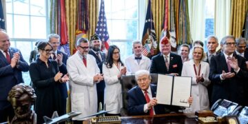 Trump reclasifica la marihuana y suaviza la política federal sobre el cannabis