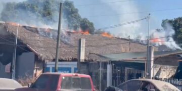Ataque con drones provoca incendio en instalaciones municipales de Escuinapa