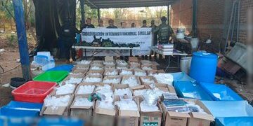 Marina desarticula centros de producción de droga en Sinaloa y detiene a siete personas