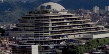 Gobierno interino de Venezuela anuncia excarcelación de presos políticos