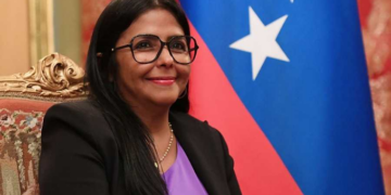 Delcy Rodríguez toma el control interino de Venezuela en medio de presiones internas y exigencias de Estados Unidos