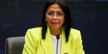 Fuerzas Armadas de Venezuela avalan a Delcy Rodríguez y prometen estabilidad institucional