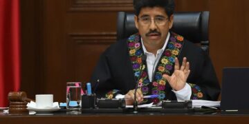 Ministros de la Corte devuelven camionetas tras polémica por gasto público