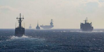 Buques de guerra de EU chocan en el Caribe; reportan dos heridos