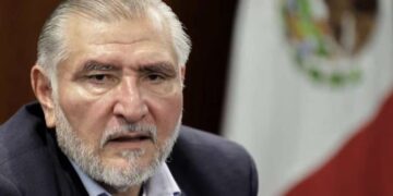 Adán Augusto López minimiza señalamientos, descarta cargos y se enfoca en trabajo territorial