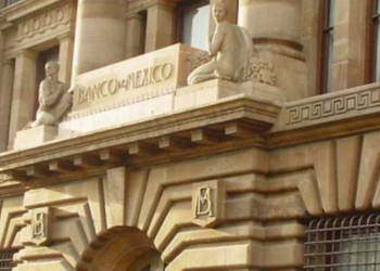 Banxico hace una pausa en las tasas y pospone el regreso de la inflación a la meta