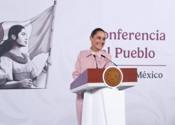 Sheinbaum defiende apoyo a Cuba y anuncia ajustes clave en programas sociales y minería