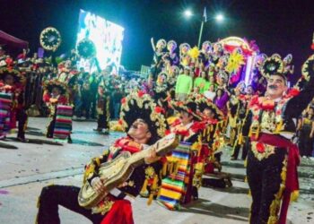 Desfile del carnaval en el sur con más de 60 participantes