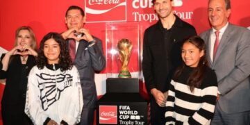 Puebla forma parte de la fiesta mundialista, recibe trofeo internacional