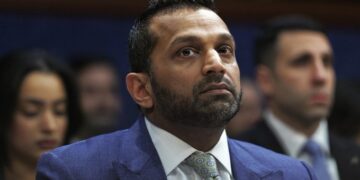 Hackeo al jefe del FBI: filtran fotos y documentos personales de Kash Patel
