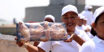 Américo y María de Villarreal reconocen la historia y el trabajo de las despicadoras de Tamaulipas